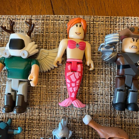 Roblox Figurines * Set of 20 * Toys * Figures * EUC * Poseable - Picture 3 of 8